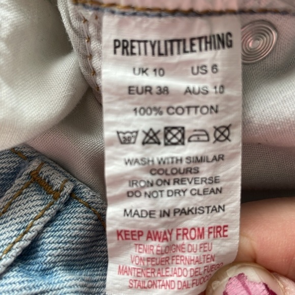 PrettylittleThing Denim MOM Jeans - Picture 7 of 7